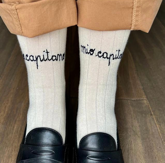 Calzini vaniglia " anche le ragazze fanno promesse da marinai" ricamati a mano