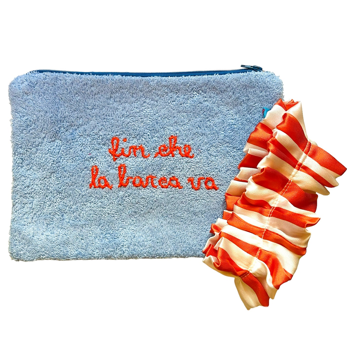 Busta pochette in spugna celeste ricamata a mano " fin che la barca va "