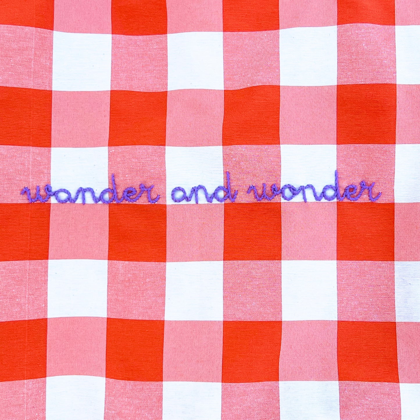 shopping bag maxi quadri arancio “wander and wonder” ricamata a mano
