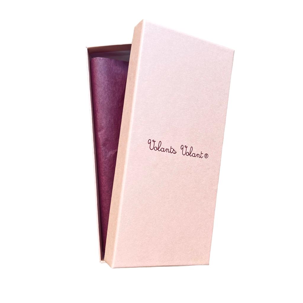 Calzini vichy marrone scuro e blu " be happy" con stelline ricamati a mano