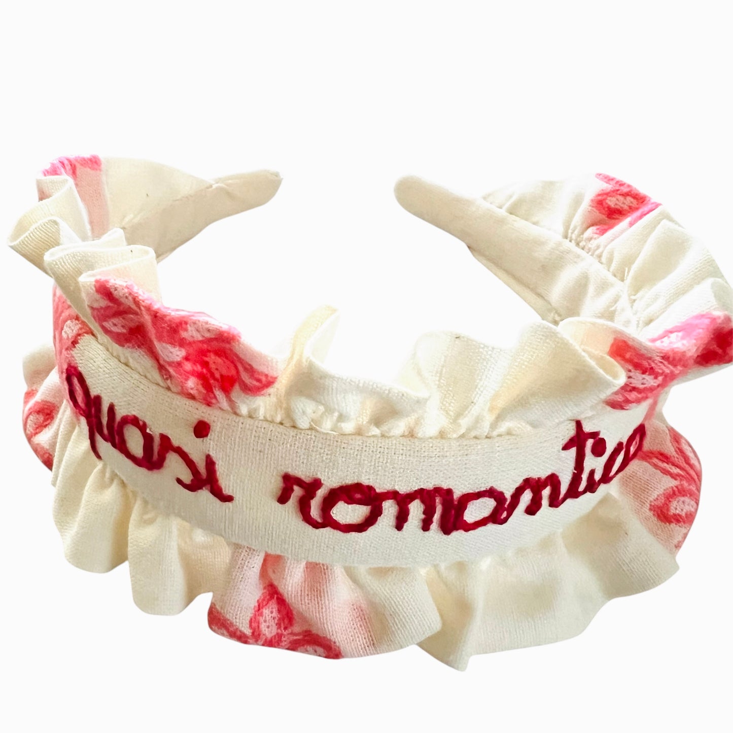 cerchietto per capelli con volants in fil coupe a fiori rosa corallo "quasi romantica" ricamato a mano