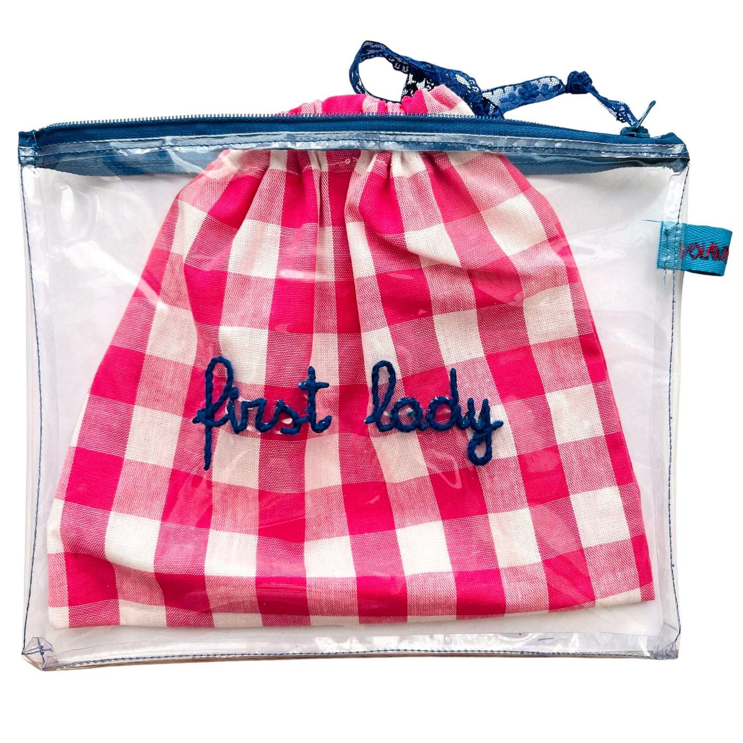 Bustina in pvc "first lady "ricamata a mano con sacchetto estraibile in cotone vichy fucsia