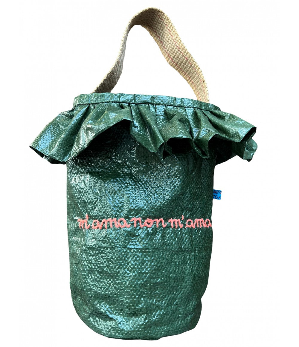 borsa a mano porta fiori e piante "m'ama non m'ama " ricamata a mano in salmone