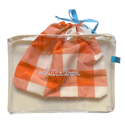 Busta grande in pvc ricamato a mano "saluti e baci" e sacchetto estraibile in maxi vichy arancio