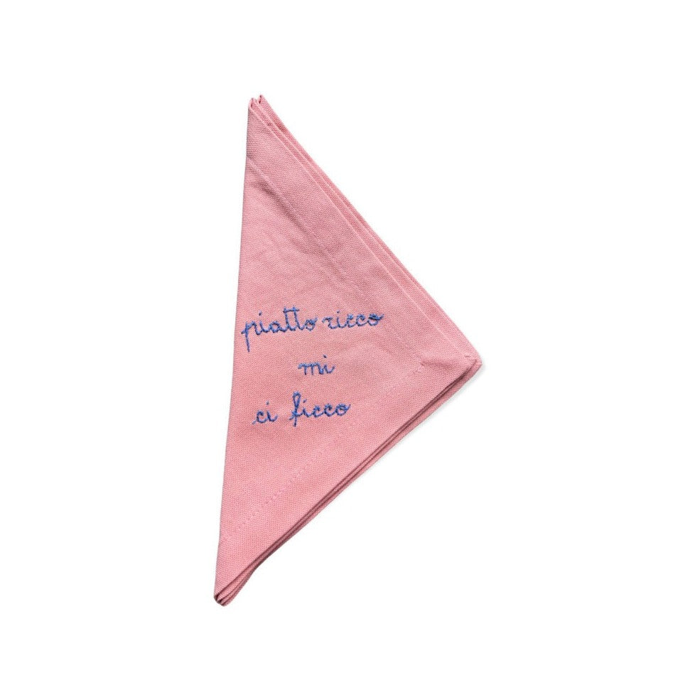 Tovagliolo cotone rosa salmone "piatto ricco mi ci ficco'" ricamato a mano