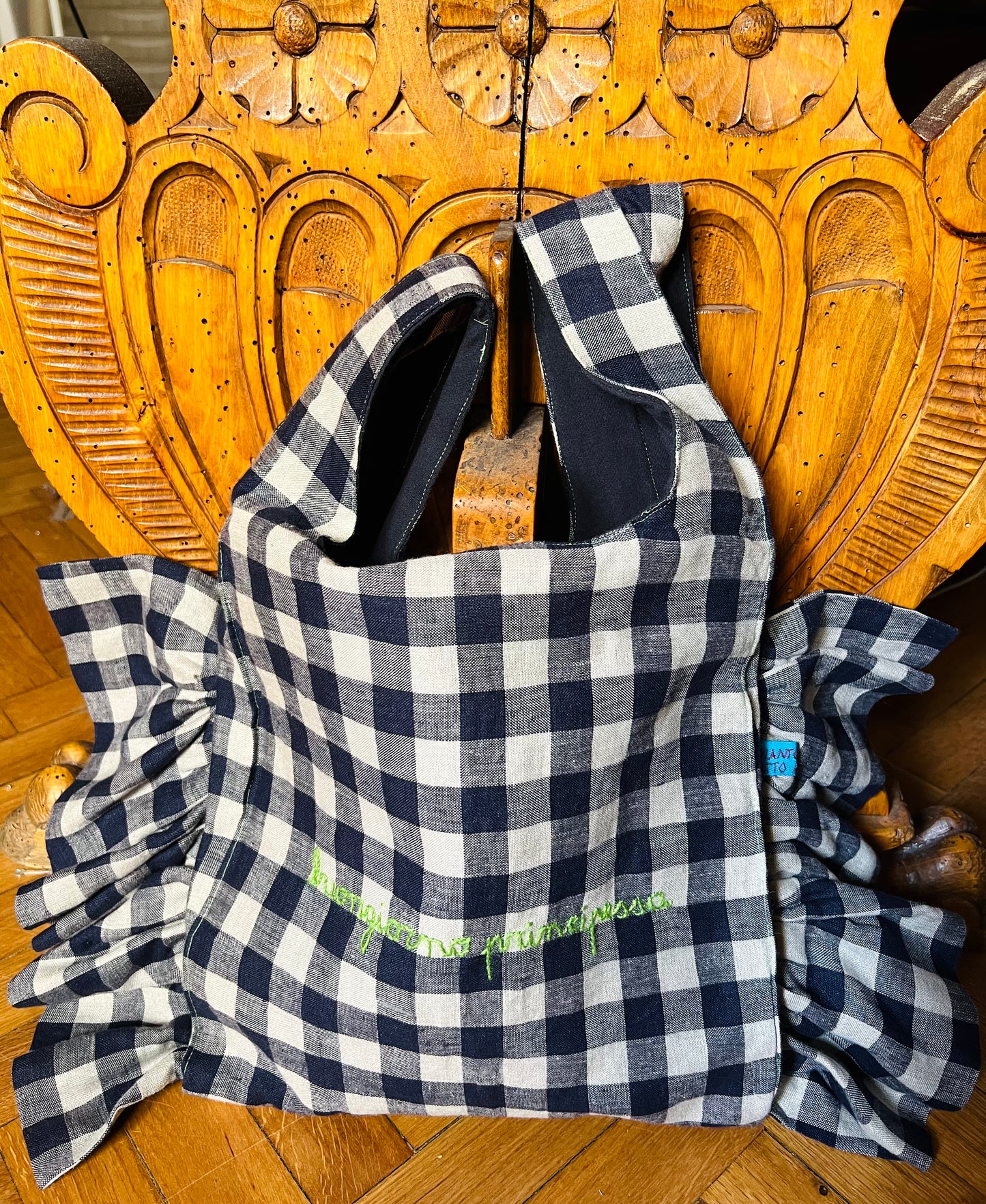 Borsa a mano Vichy blu navy “buongiorno principessa” ricamata a mano