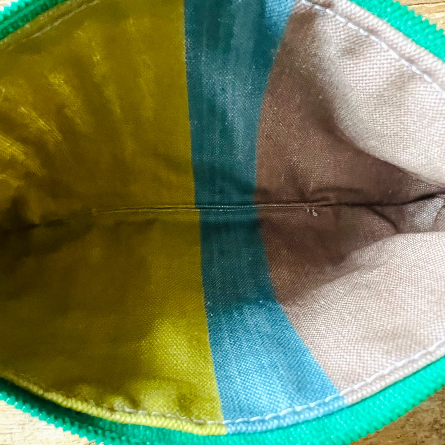 bustina righe bordeaux "doobedoobedoo" ricamata a mano