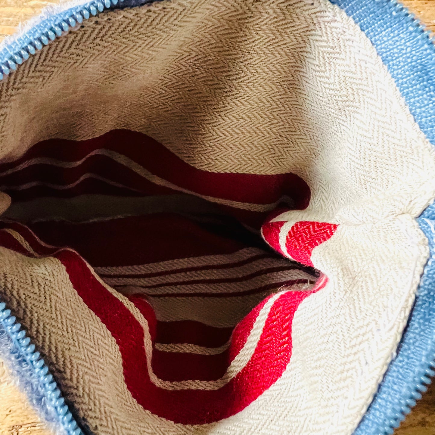 bustina maxi quadri plaid vichy blu "per piccole cose felici" ricamata a mano