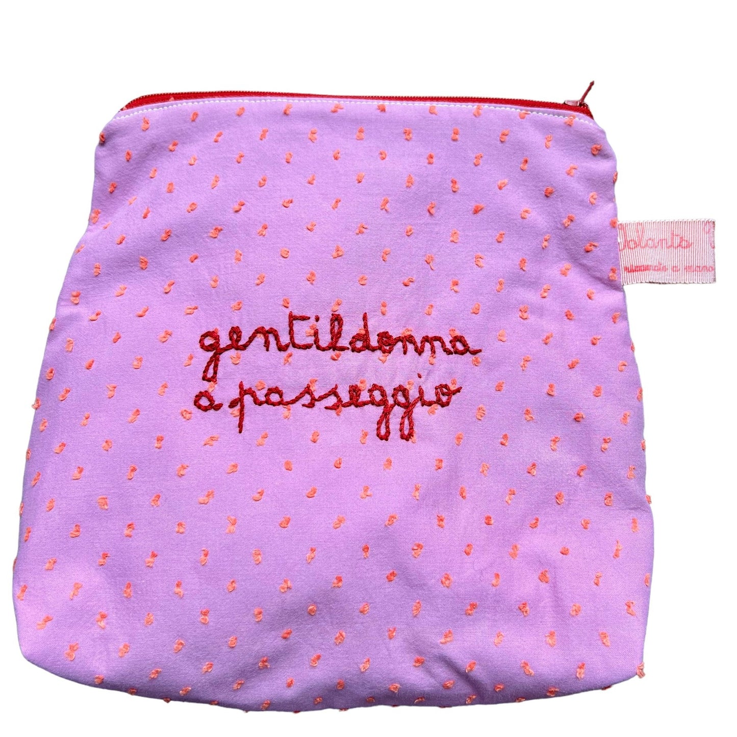 busta-pochette milleusi in plumetis di cotone rosa peonia "gentildonna a passeggio" ricamata a mano