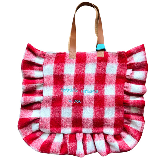 shopping bag in plaid di lana maxi vichy rosso "sorridi amore e vai” ricamata a mano