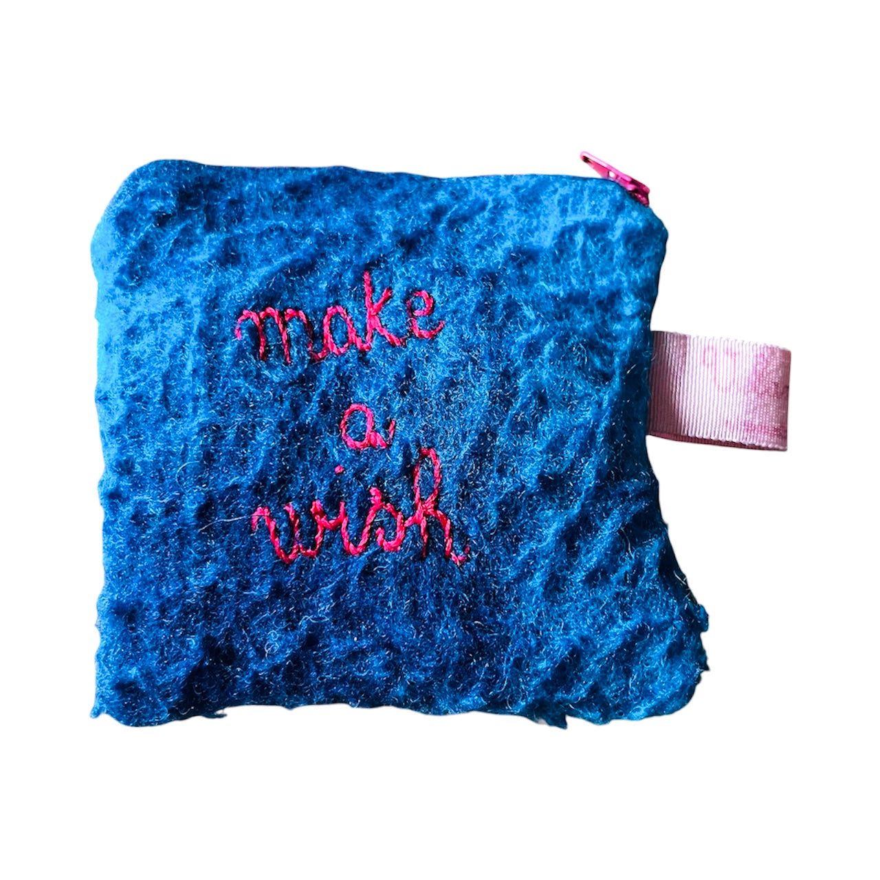 bustina plaid quadri azzurro e bluette "make a wish" ricamata a mano