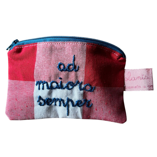 bustina maxi quadri vichy rosso " ad maiora semper" ricamata a mano