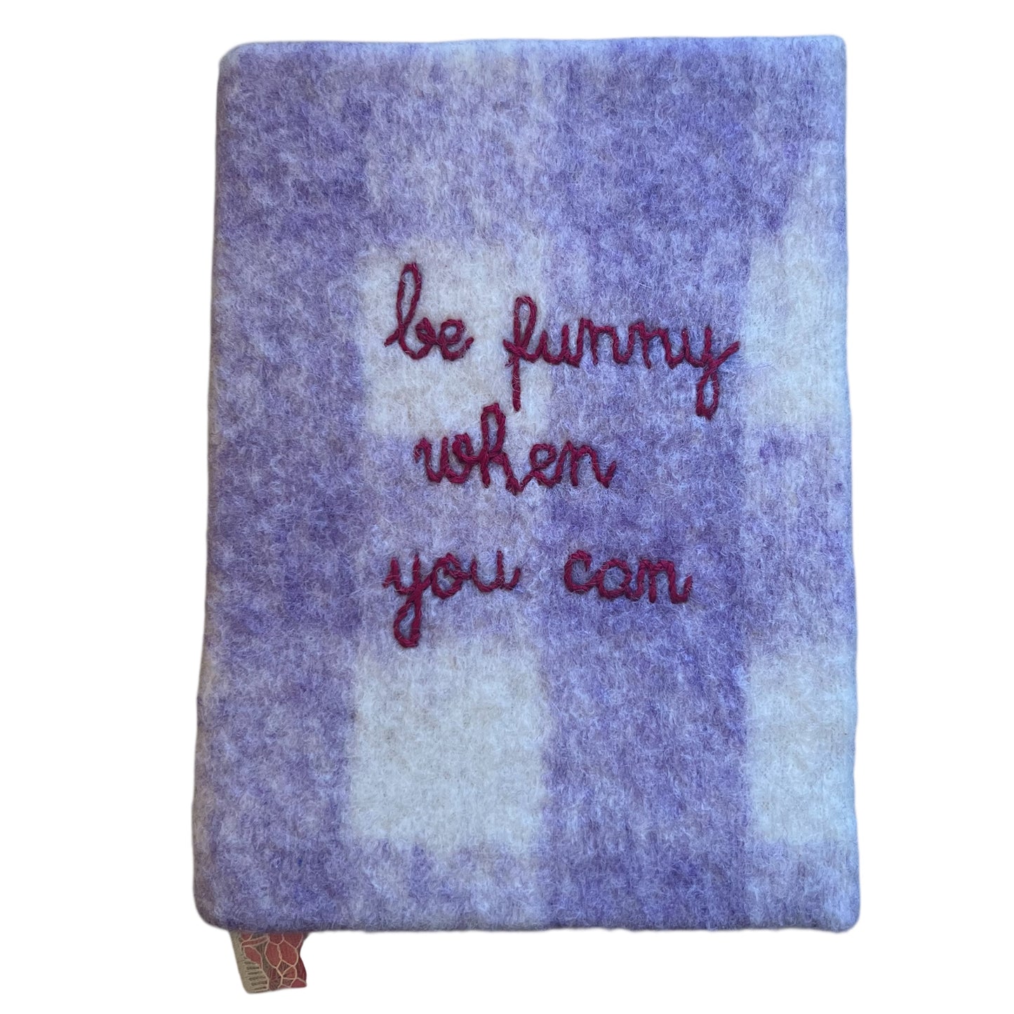 Quaderno in lana plaid vichy lilla “be funny when you can” ricamato a mano