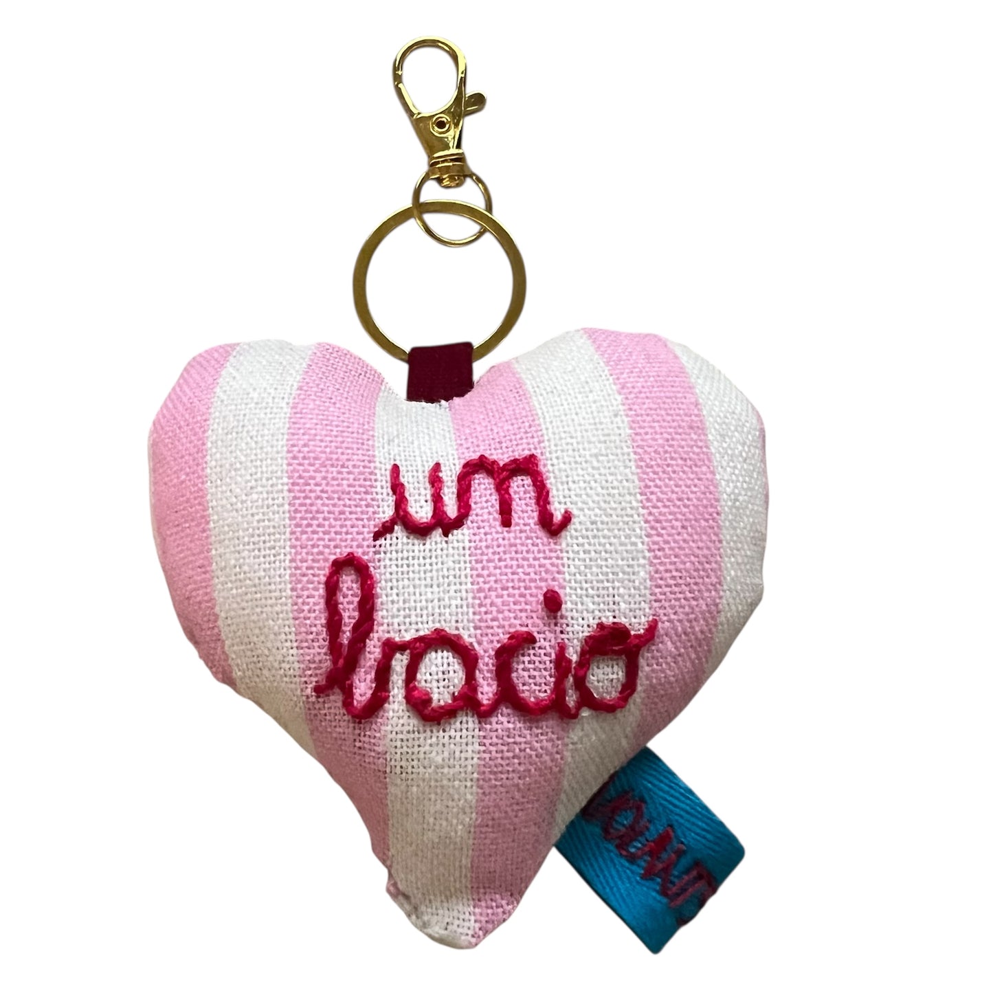 portachiavi morbido a cuore in tela a righe rosa " un bacio" ricamato a mano