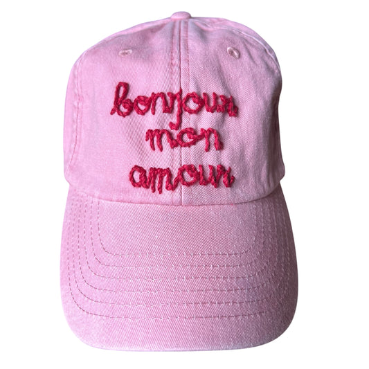 cappello con visiera rosa stone washed “bonjour mon amour” ricamato a mano