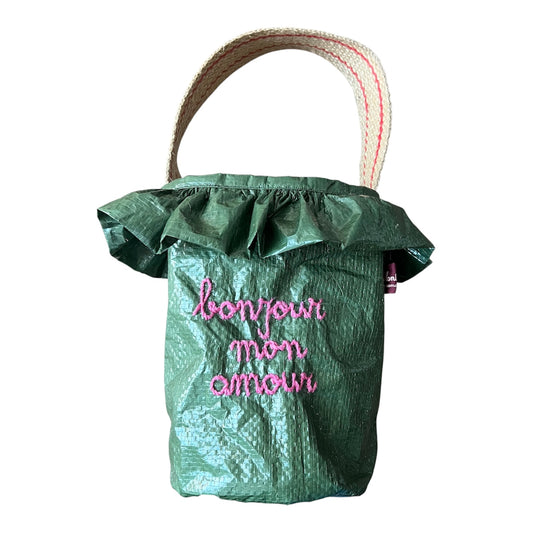 Deliziosa borsa porta fiori o piantine “Bonjour mon amour” ricamata a mano