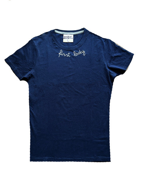 T shirt ricamata a on sale mano